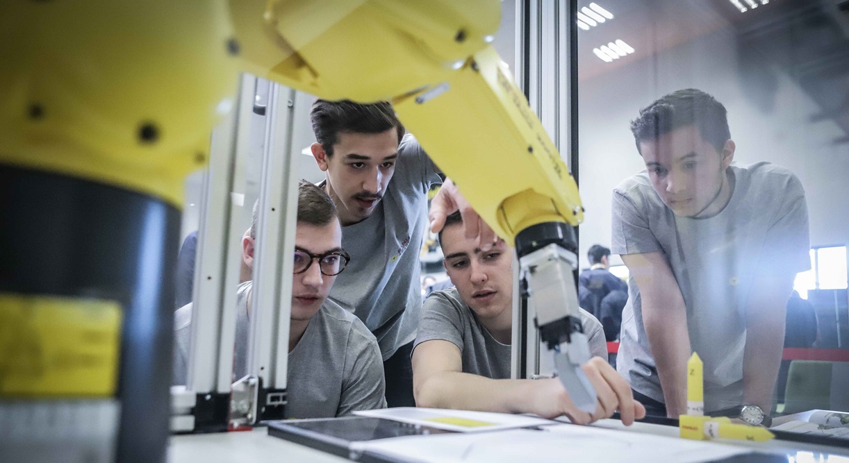 Fanuc alla fiera Didacta 2023 per portare i robot tra i banchi di scuola