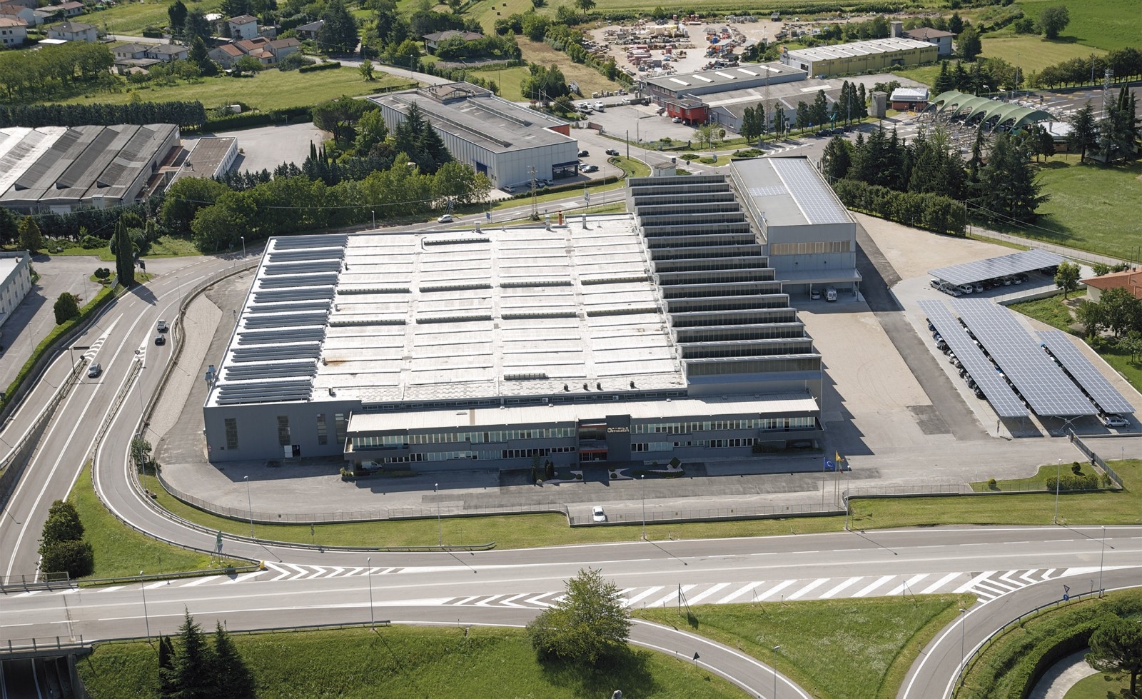 Con l’acquisizione di Gigant Italia, Omera consolida la posizione nel mercato delle presse oleodinamiche