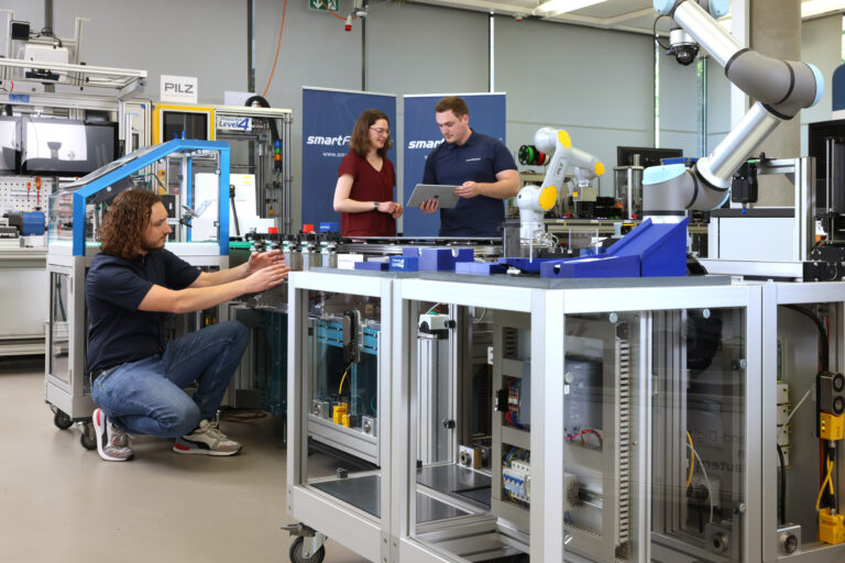 SmartFactoryKL presenta l'hub di comunicazione della fabbrica del futuro