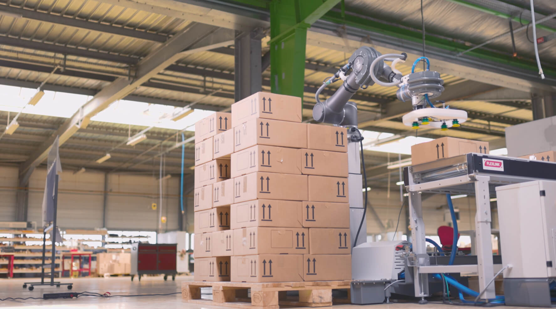 Pallettizzazione semplice e flessibile grazie alla collaborazione tra Omrnon e FlexLink