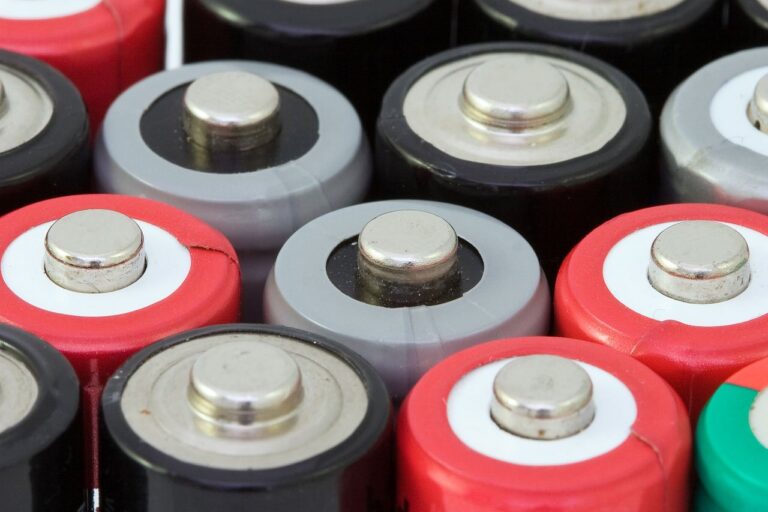 Batterie, dall'UE nuove norme per prodotti più sostenibili, durevoli e performanti